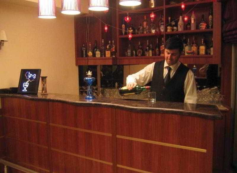 Life Hotel 키레니아 외부 사진