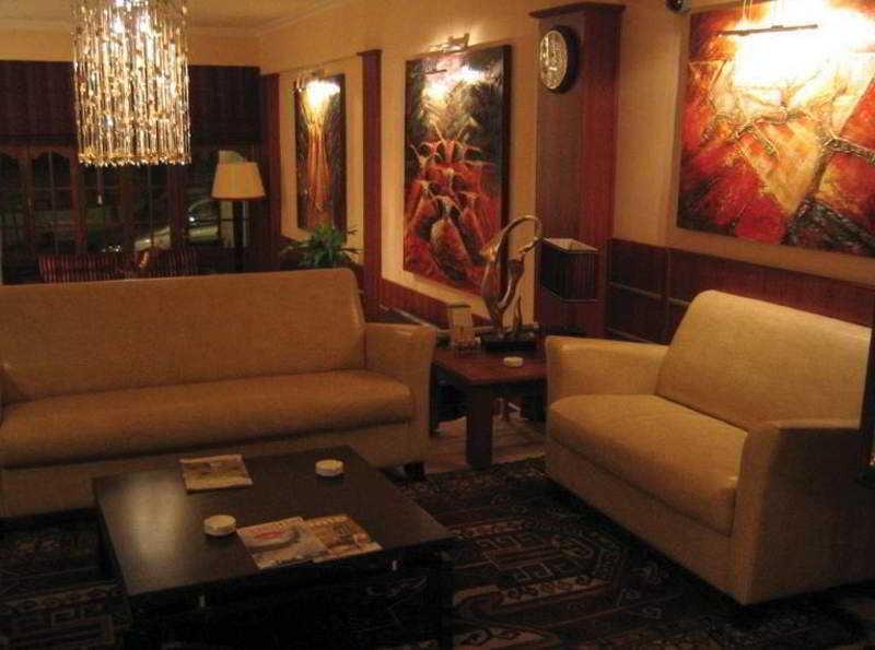 Life Hotel 키레니아 외부 사진