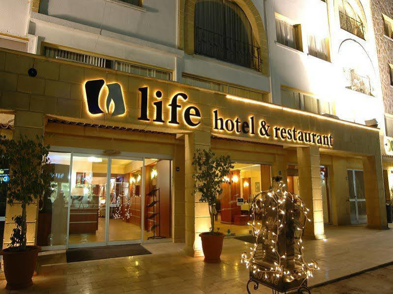 Life Hotel 키레니아 외부 사진
