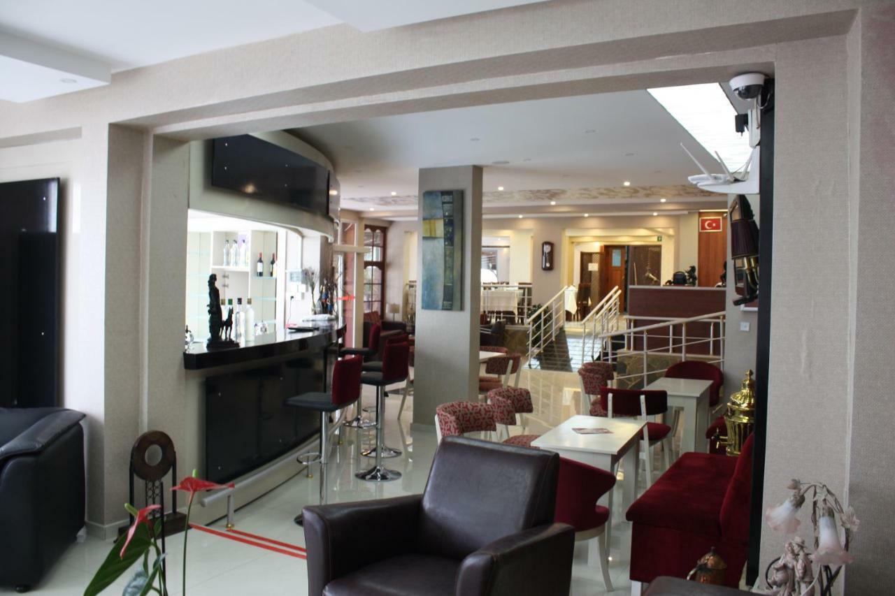 Life Hotel 키레니아 외부 사진