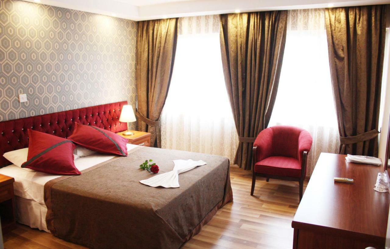 Life Hotel 키레니아 외부 사진