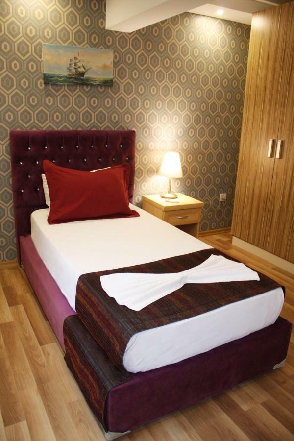 Life Hotel 키레니아 외부 사진
