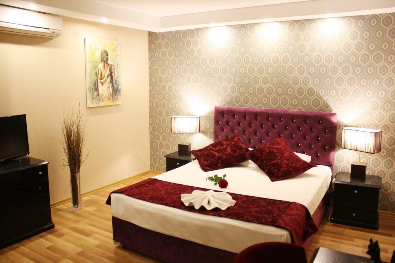 Life Hotel 키레니아 외부 사진