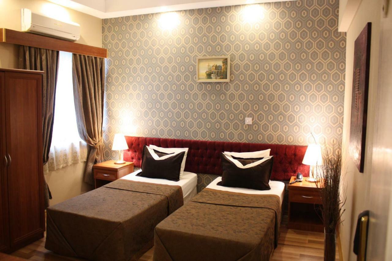 Life Hotel 키레니아 외부 사진