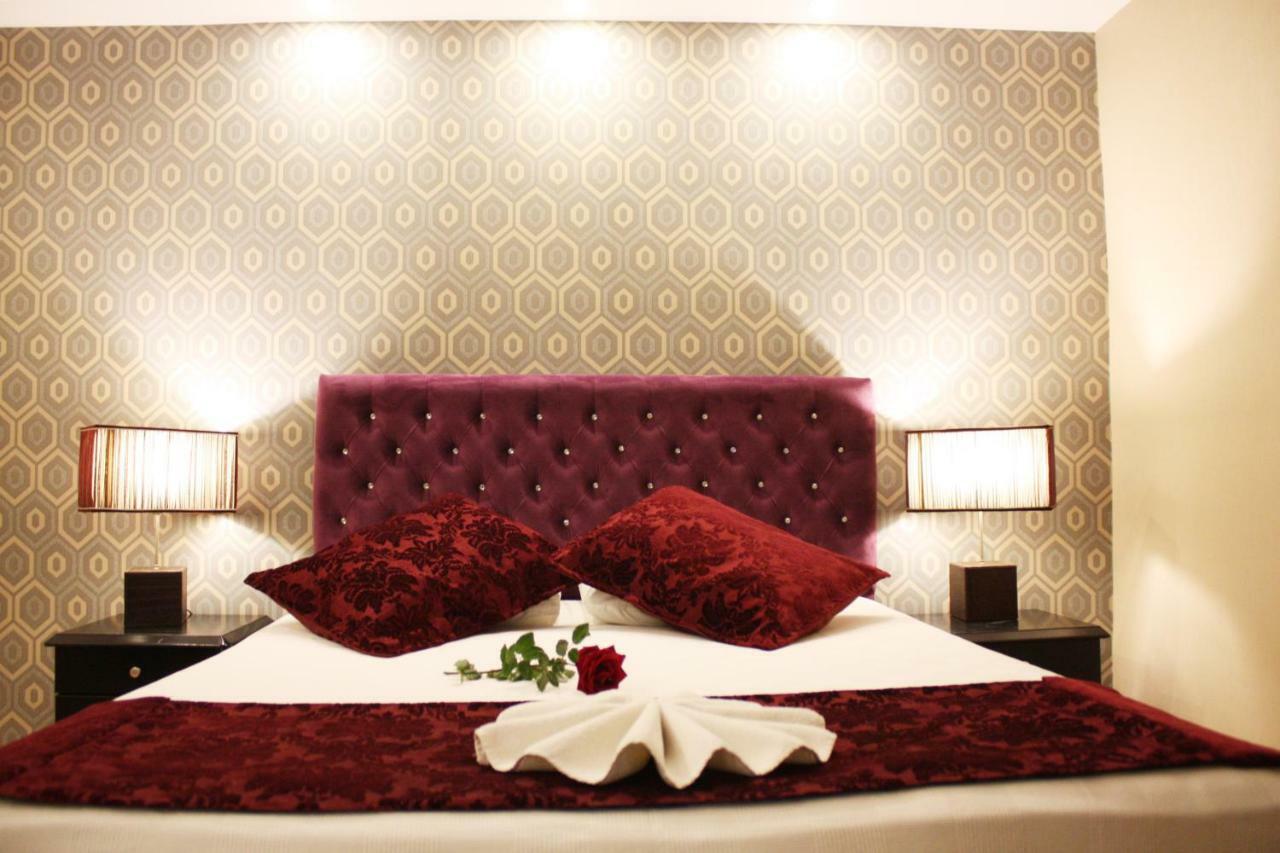 Life Hotel 키레니아 외부 사진