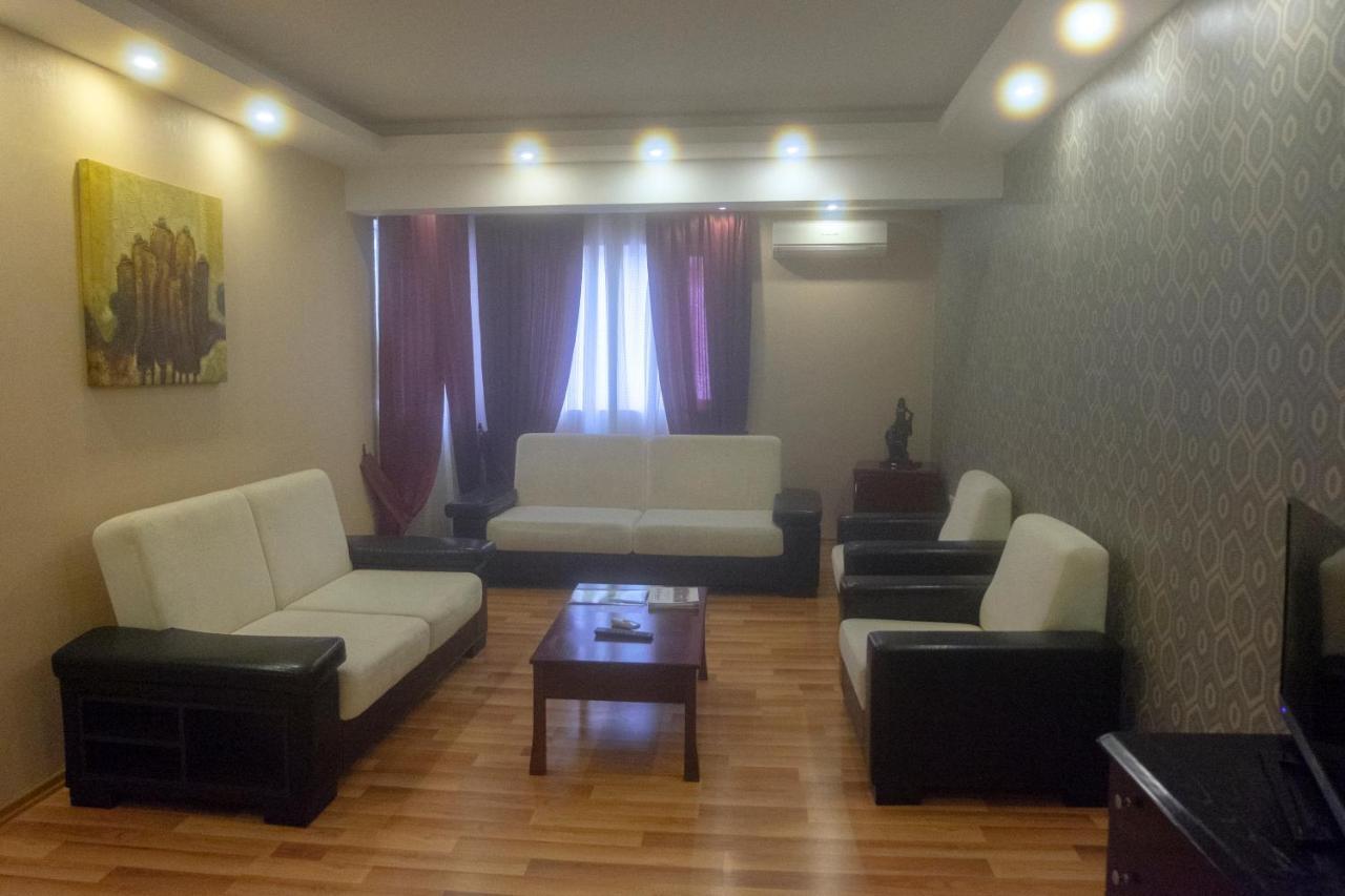 Life Hotel 키레니아 외부 사진