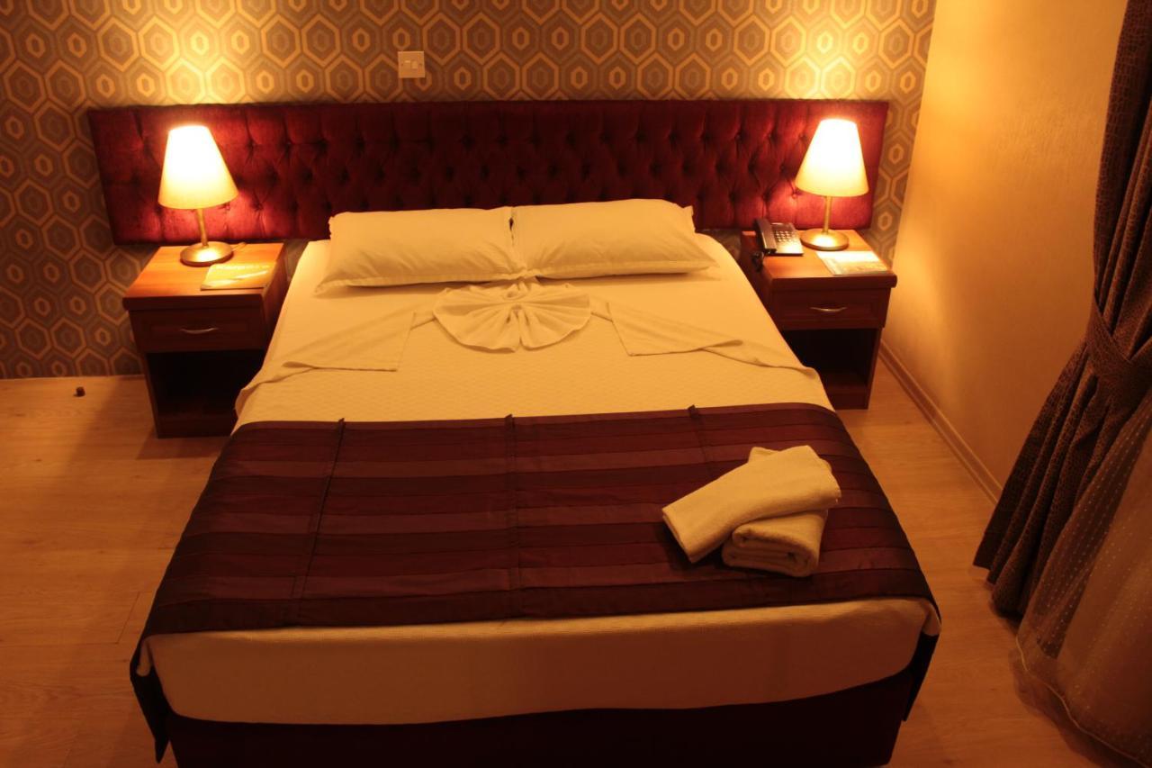 Life Hotel 키레니아 외부 사진